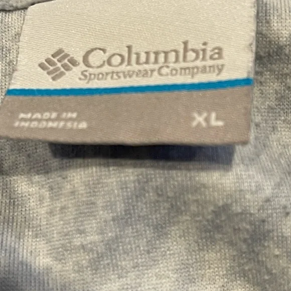 Women’s Columbia Fleet 1/4 zip top. EUC - Picture 3 of 3